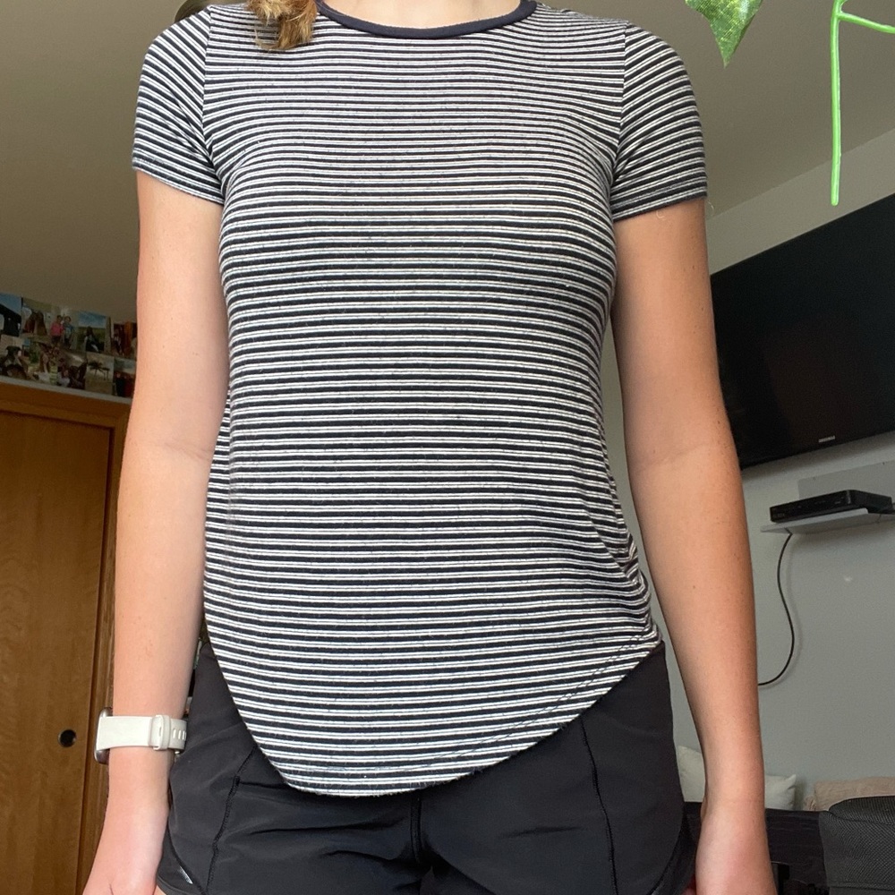 old navy women’s stripped t shirt